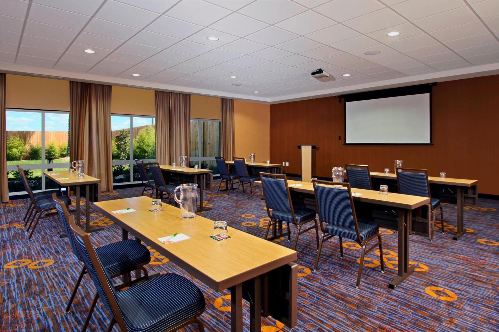 Hotel Courtyard By Marriott Victoria Exterior foto