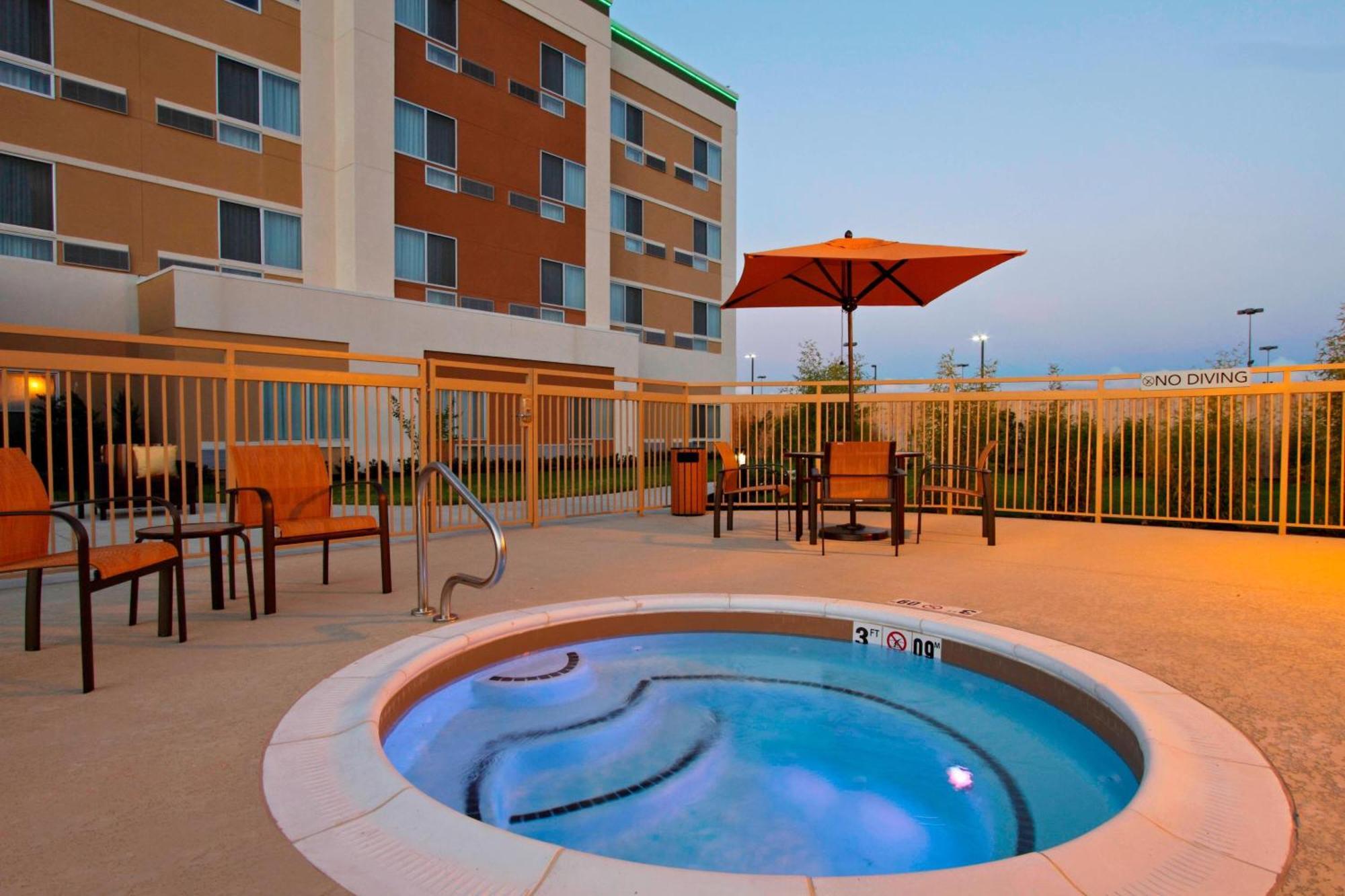Hotel Courtyard By Marriott Victoria Exterior foto