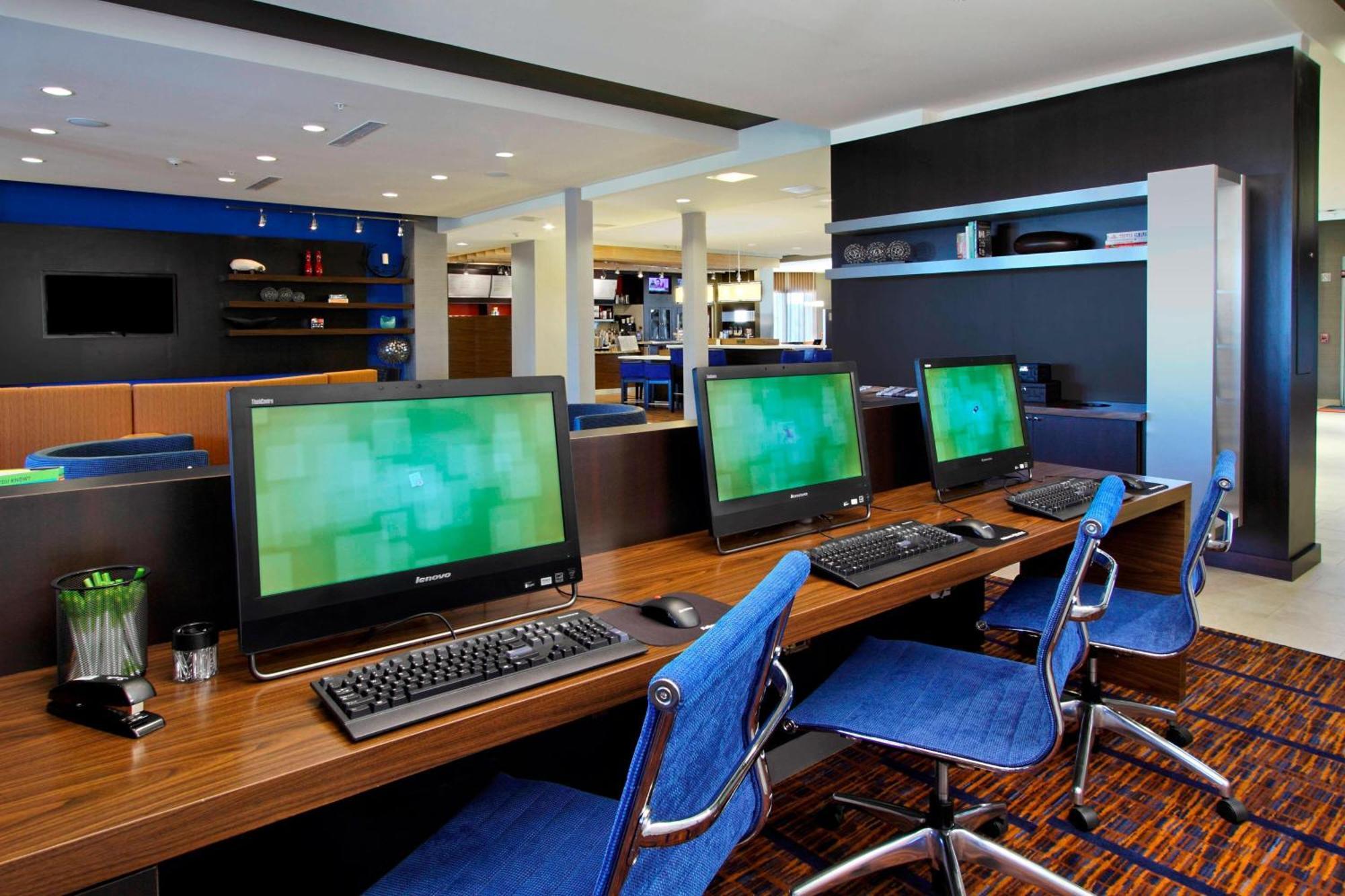 Hotel Courtyard By Marriott Victoria Exterior foto